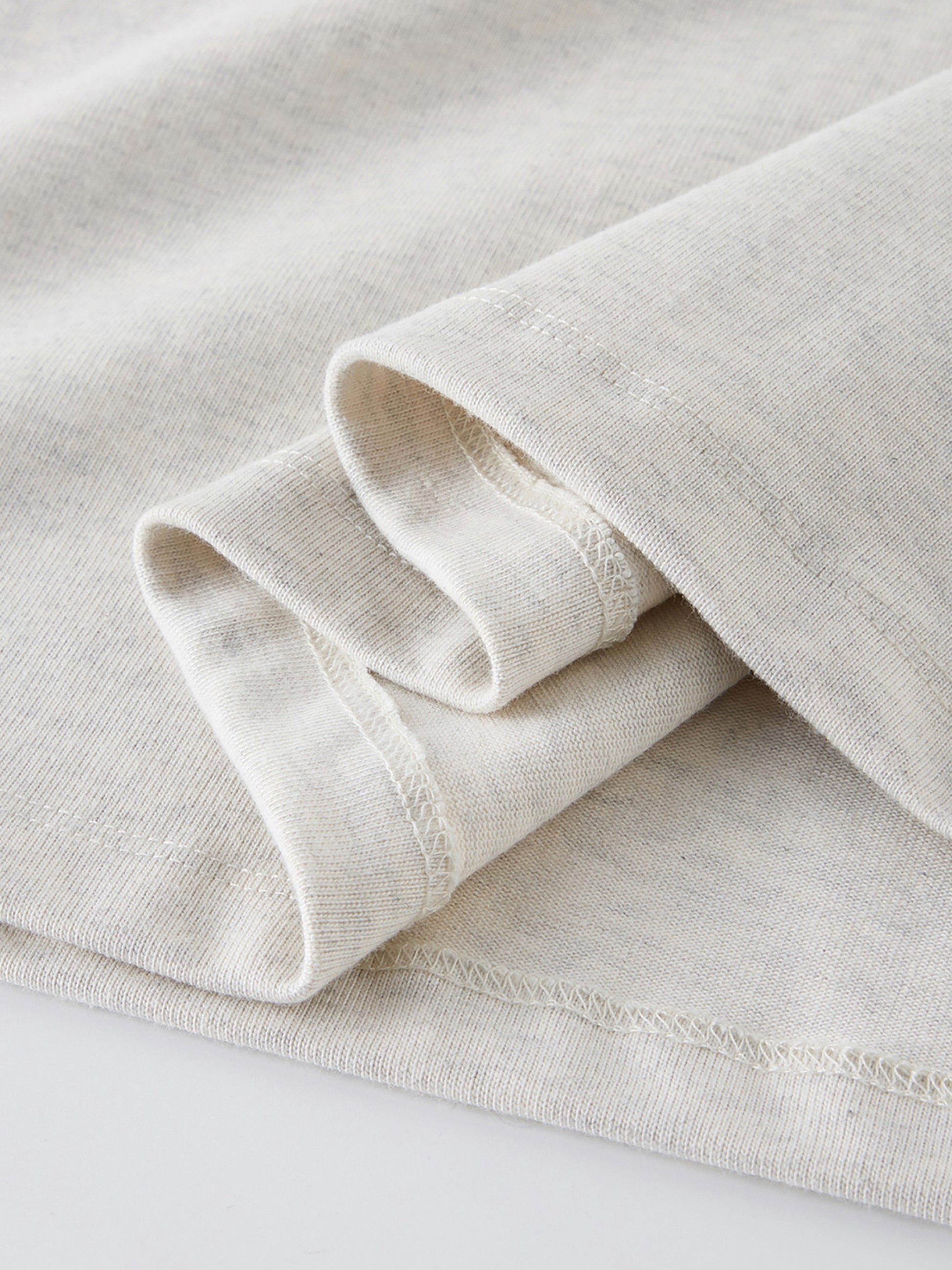 street,t shirt,modern,man