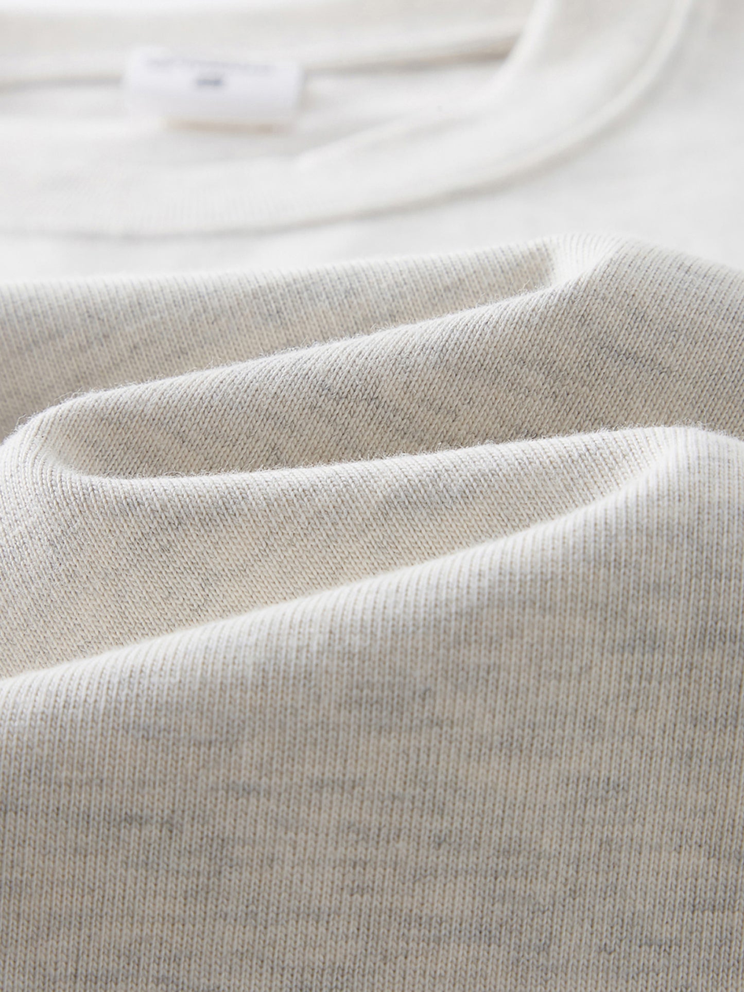 street,t shirt,modern,man