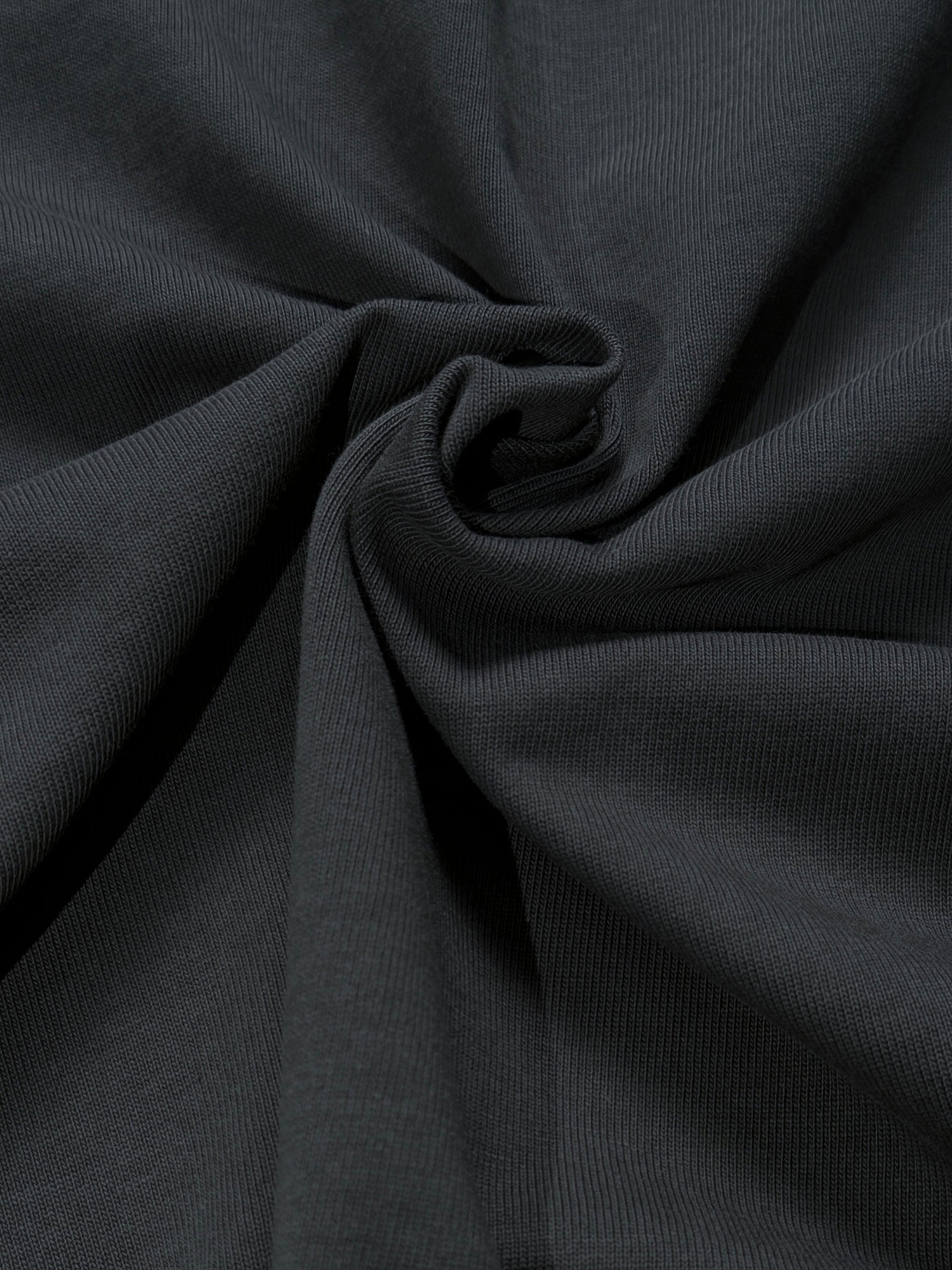 street,t shirt,modern,man