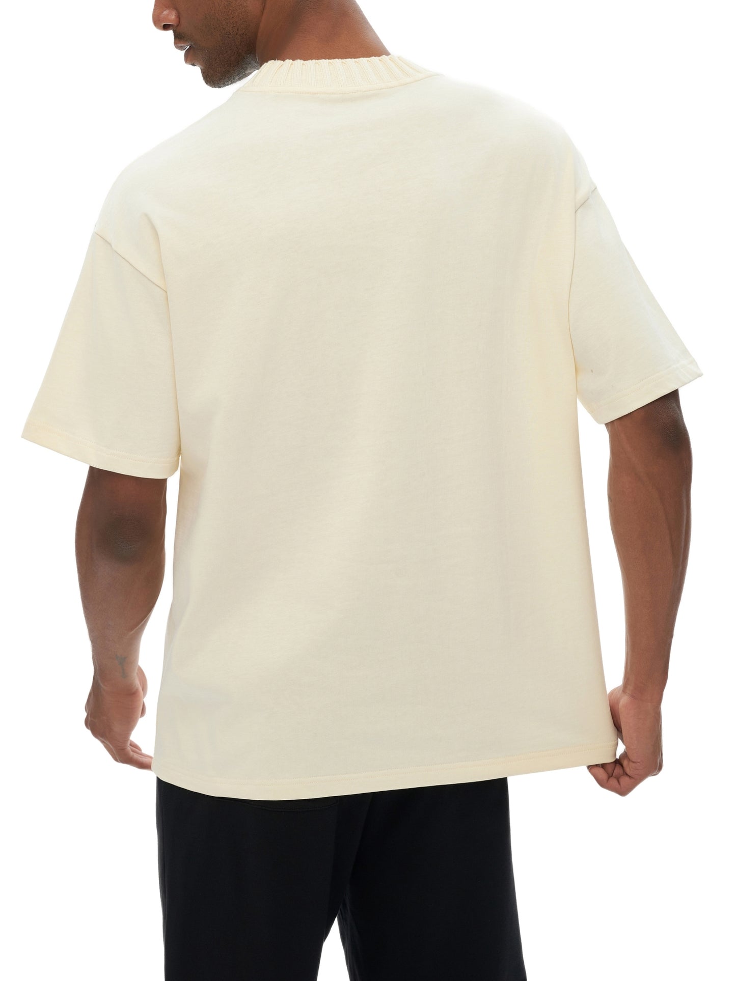 street,t shirt,modern,man