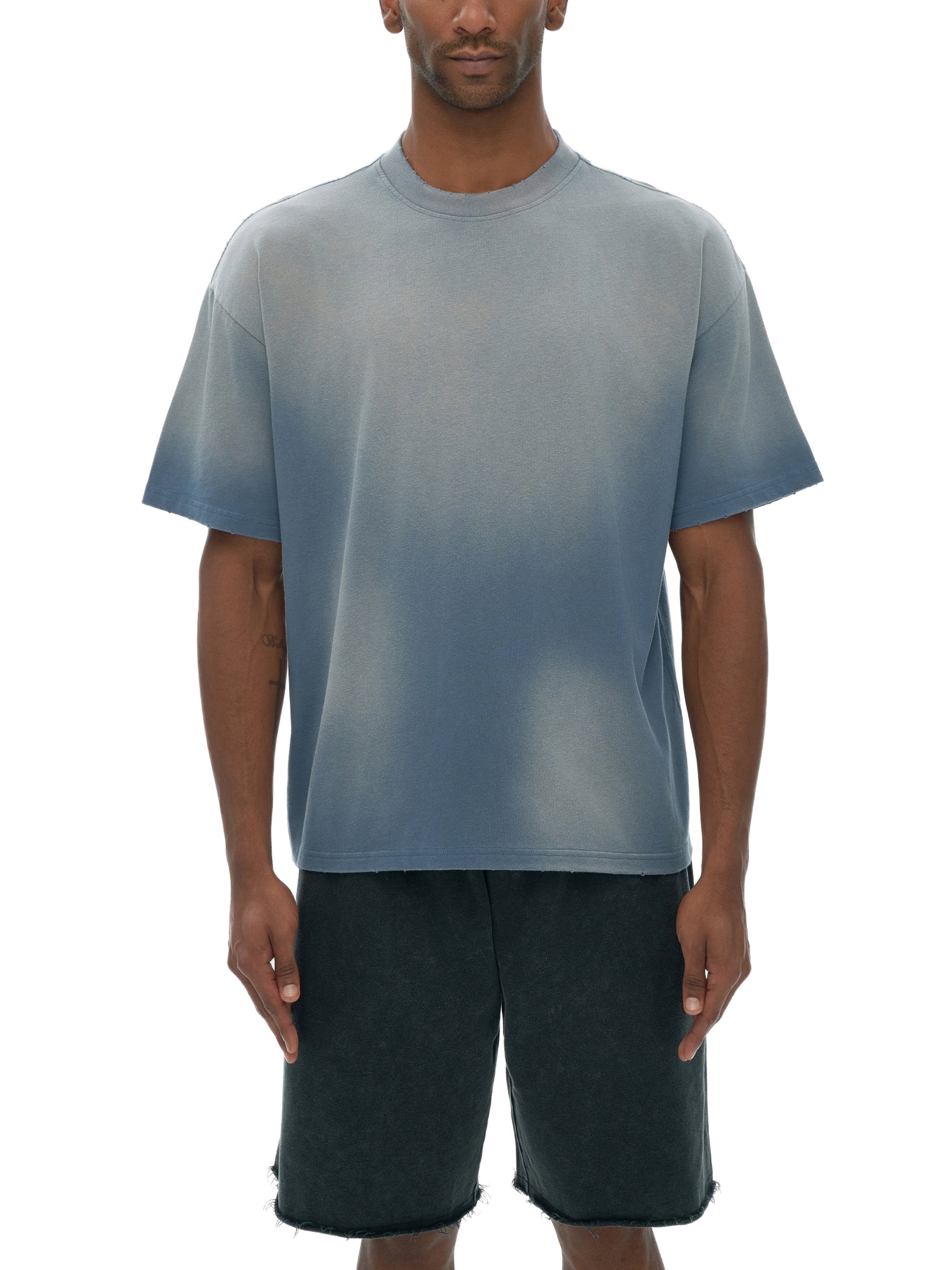 street,t shirt,blank,man