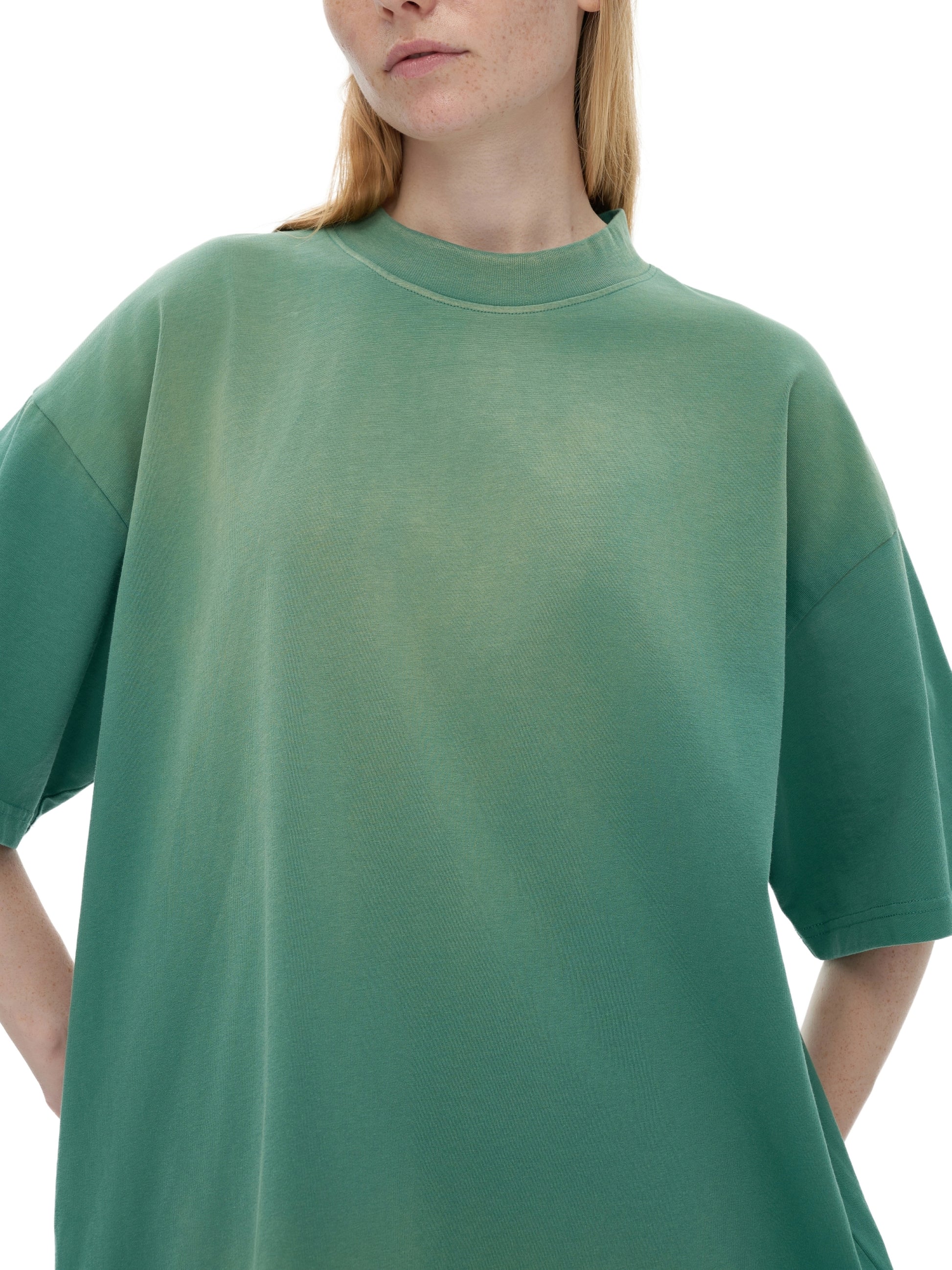 street,t shirt,modern