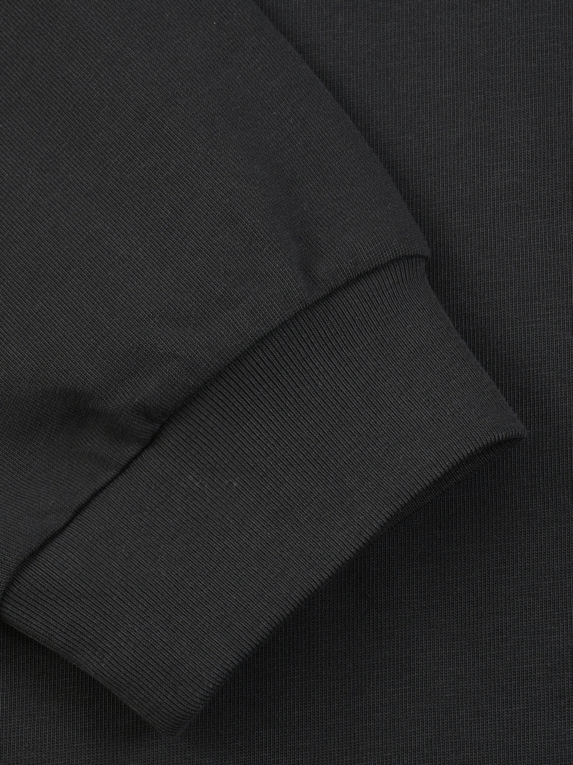 street,modern,long sleeve,fashion