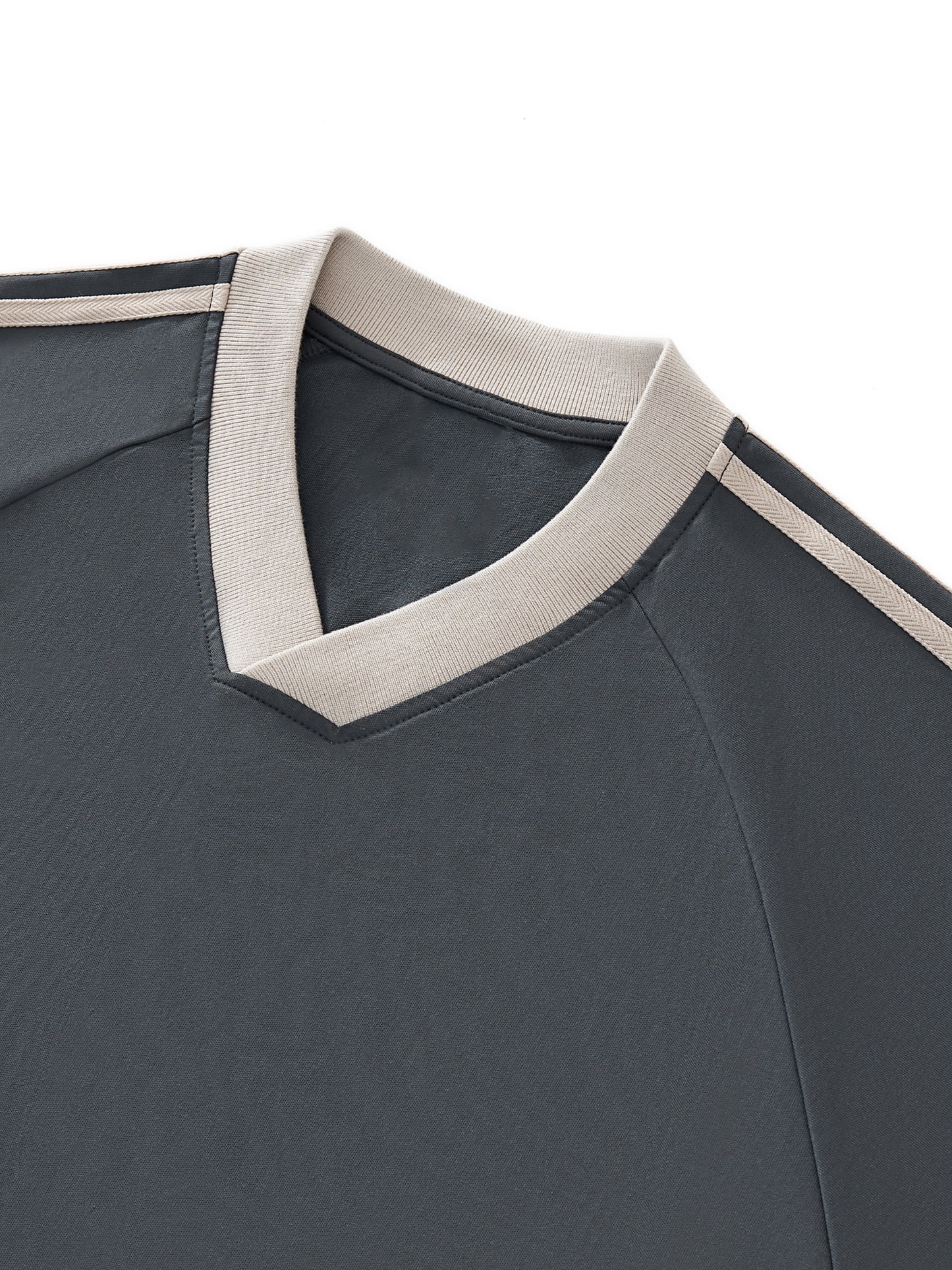 long sleeve,sporty,modern,street