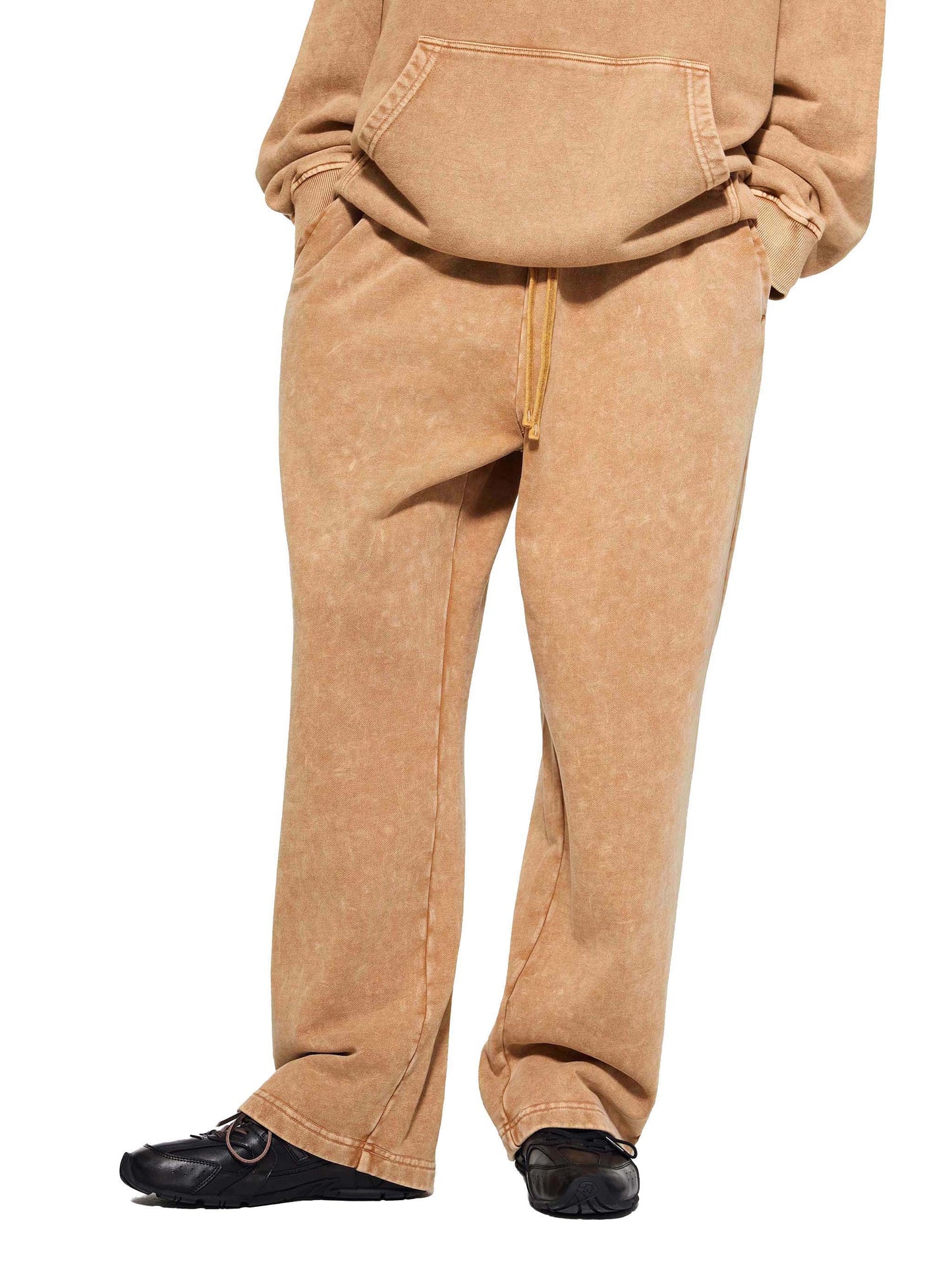 modern,street,sweatpants,man