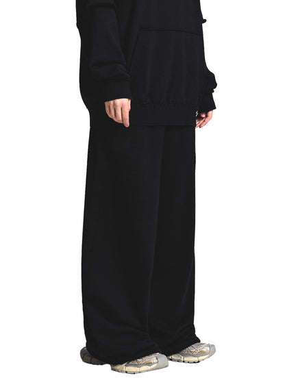 street,modern,sweatpants,man