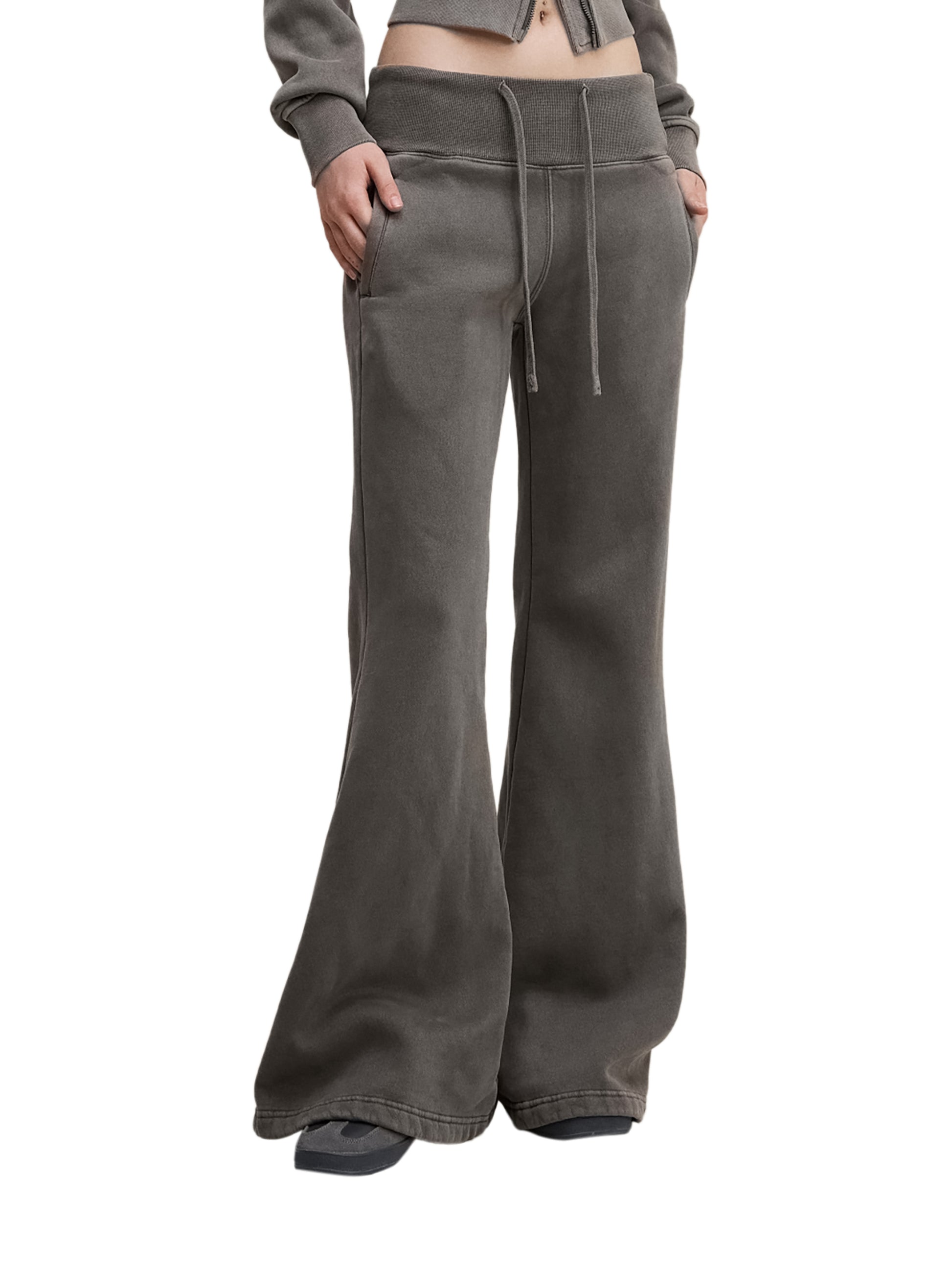 street,sweatpants,modern,woman,lady